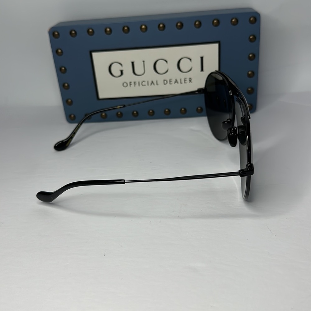 New 💯 - Authentic Gucci super light, stylish and bold design. Gucci GG0908s - Picture 6 of 15